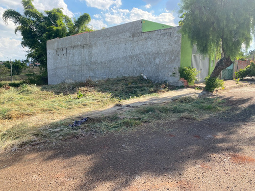 Terreno De Esquina Com 360 Metros Em Tatuí, No Residencial Astória.