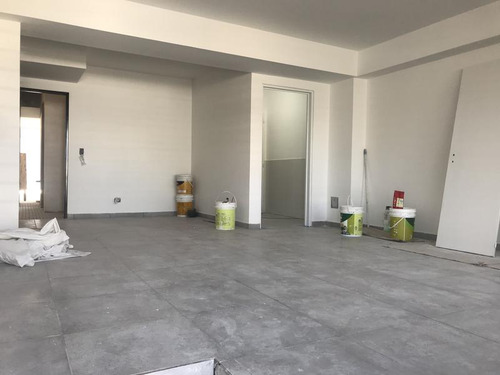 Lencke Vende - Excelente Local A Estrenar Sobre El Boulevard Saenz Peña