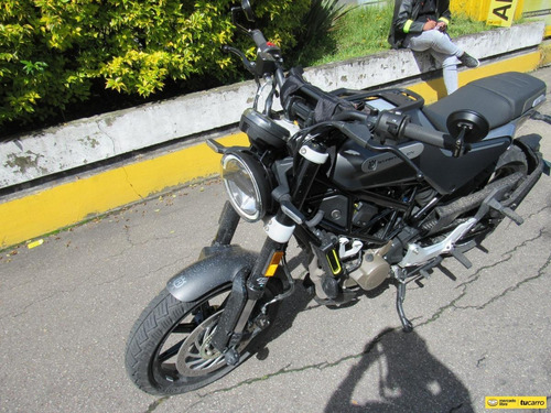 Imagen 21 de 25 de Husqvarna Svartpilen 200 Te