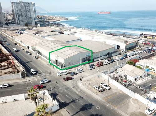 Local En Inmejorable Ubicación (v. Jara Con Iquique)