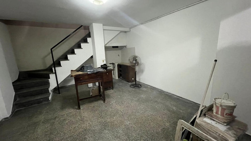 Alquiler Local Comercial, Centro Cordon Colonia Y Vazquez, Salon, Oficina Baño Y Subsuelo. 72 M2
