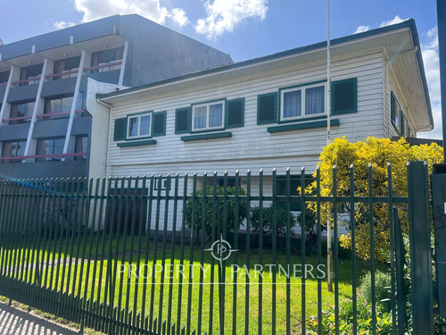 Casa De Uso Comecial En Ubicación Privilegiada
