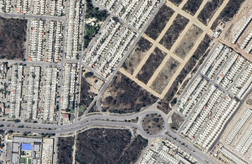 En Venta Terreno Comercial En Piedra Norte Caucel