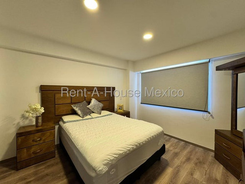 El Refugio. Renta - Penthouse Amueblado, 3 Recámaras, Cuarto De Servicio, Roof