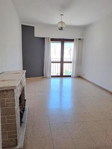 Imagen 3 de 24 de Oportunidad!! Departamento 2 Ambientes Frente A Plaza España Y Las Mejores Playas De La La Perla - Mar Del Plata