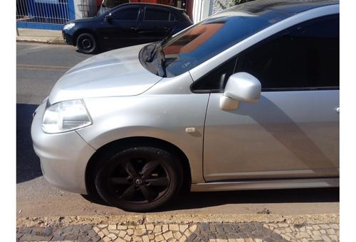 Imagem 2 de 8 de Nissan Tiida Sl 1.8 Automatico Flex