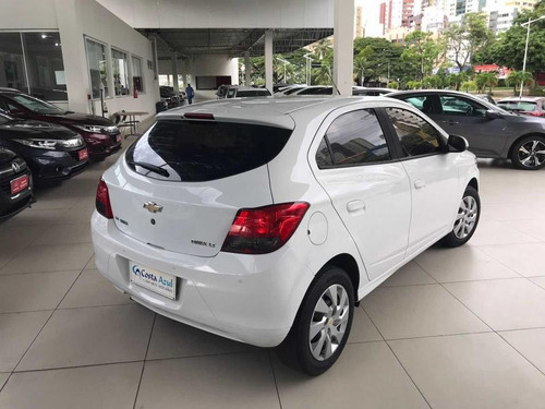Imagem 10 de 13 de Chevrolet Onix 1.4 Mpfi Lt 8v Flex 4p Manual 2016/2016