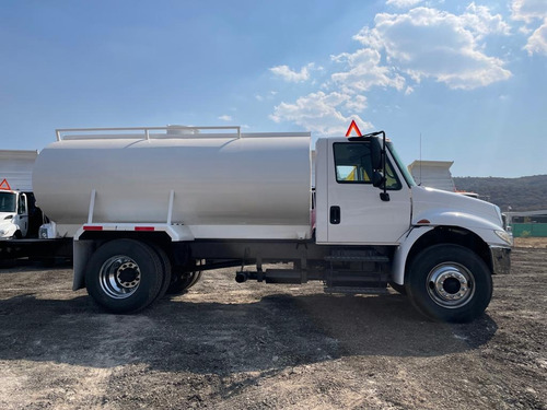 International 4400 Pipa 10,000 Lts Blanco
