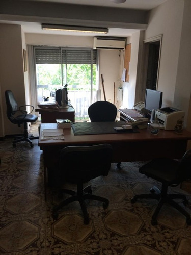 Imagen 3 de 9 de Permuta - Departamento De 3 Ambientes En Venta - Moron Centro