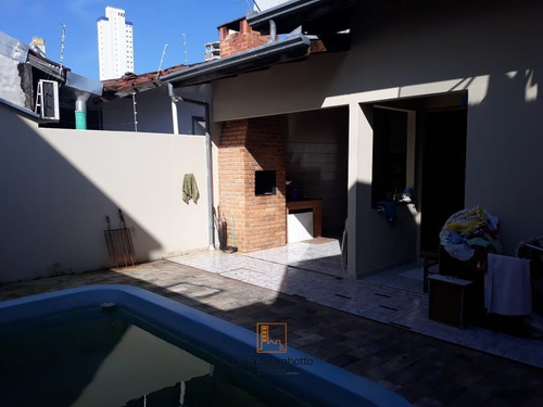 Imagem 6 de 15 de Casa Com Piscina Na Rua 2500 - Ls0176-1