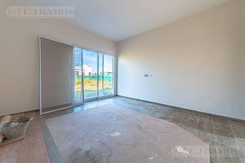 Imagen 13 de 26 de A Estrenar, Moderna Casa En Una Sola Santa Lucía, Pilar Del Este, Pilar.