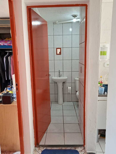 Vendo Apartamento Bem Conservado Com 2 Quartos, Ótimo Local E Bem Barato!