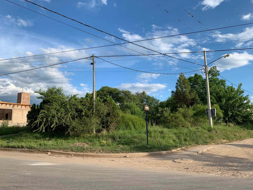 Magnifica Esquina Comercial A La Venta!! Con 2 Casas +galpón