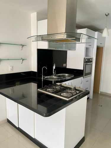 Imagen 4 de 7 de Se Vende Apto Colinas De La Tahona 2h, 2b, 2 Ptos