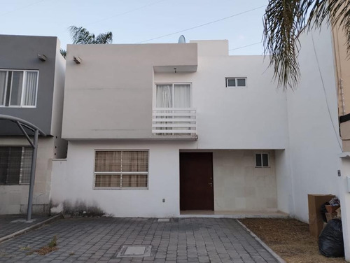 Casa En Venta En El Campanario, Queretaro.