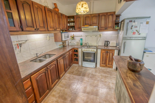 Imagen 8 de 30 de Casas Con Tres Dormitorios En Venta En La Plata