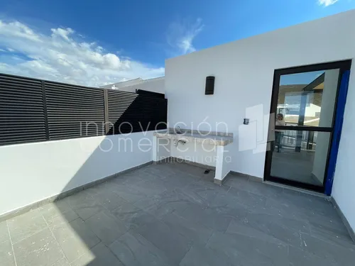 Casa En Venta De 4 Recámaras En Condominio Torre De Piedra Bugambilias