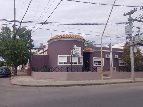 Av. Sta Ana 3300 Hermosa Casa Reciclada T:354 Cub 239 M2