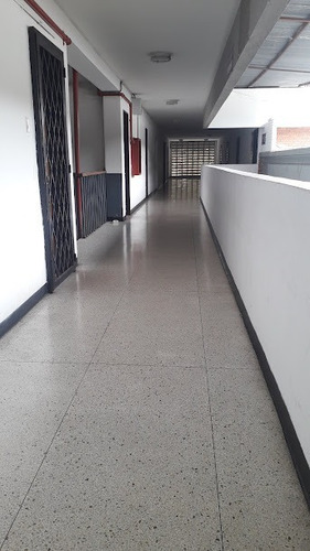 Imagen 2 de 8 de Local Colinas De Los Ruices Excelente Ubicacion