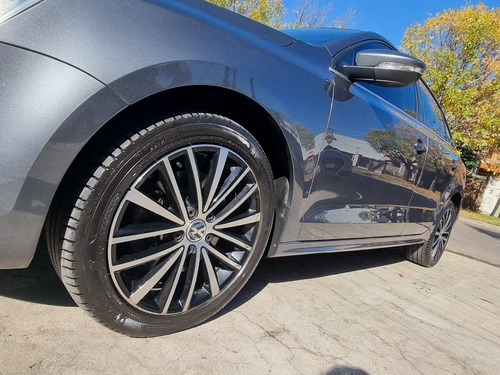 Imagen 6 de 16 de Volkswagen Vento 2.0 Tsi Dsg Automatico