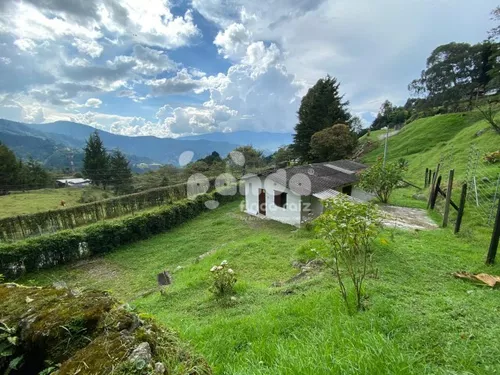 Casa Campestre En Alquiler En Envigado - Loma Del Escobero