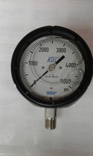 Manómetro Caja Fenolica 4 1/2 PuLG, 0-5000 Psi