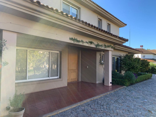 Casa En Venta En Barrio Buenos Aires Golf