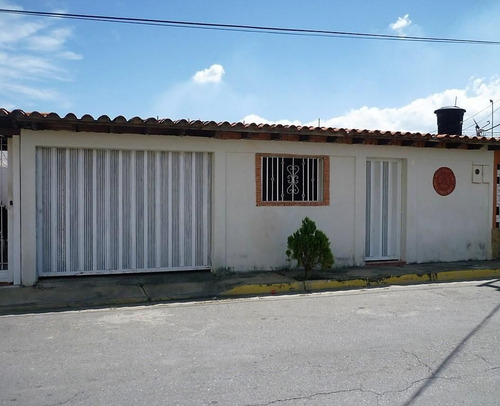 Imagen 1 de 13 de Casa En Venta San Joaquin De Turmero Turmero 22-13936 Ag