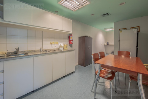 Alquiler De Oficina De 260 M2 En San Isidro