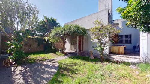 Hermosa Casa Venta Hurlingham C/jardín Aptacrédito