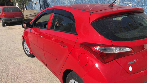 Imagem 2 de 10 de Hyundai Hb20 2014 1.0 Comfort Flex 5p
