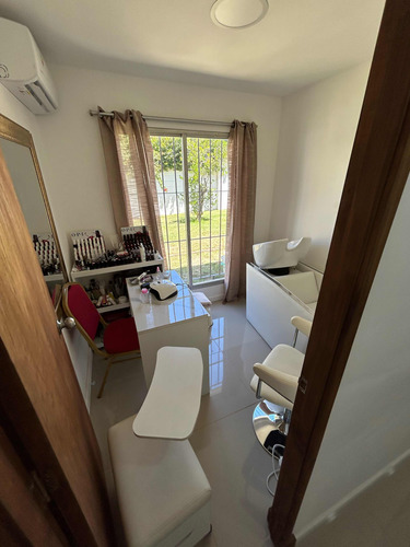 Casa En Venta A Pasos De La Rambla .