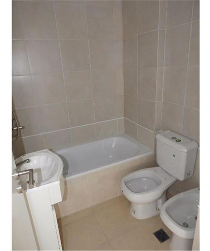 Imagen 4 de 18 de Av Belgrano 3600 - Con Pileta - Piso 2 Dos Balcones.