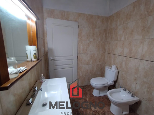 Casa En Venta Con Quincho Y Pileta