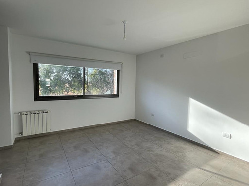 Imagen 16 de 22 de Duplex - 3 Dorm ( 1 En Suite ) - Escritorio - Calefacción Central