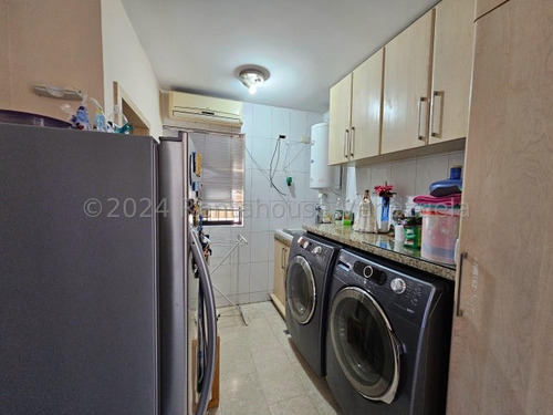 Excelente Apartamento Penthouse En Venta, Urb. San Isidro, Maracay, 25-15410 Mv
