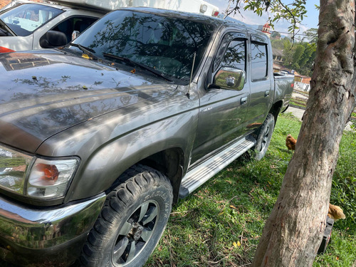 Toyota Hilux 2.4l Chasis 4x4