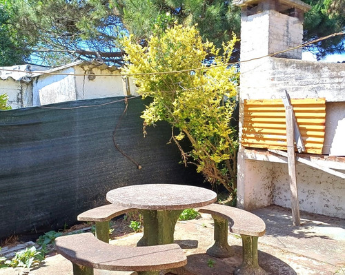 Inmobiliaria Costa Azul Vende Casa De Tres Dormitorios Y Dos Baños A 3 Cuadras De La Playa De Costa Azul