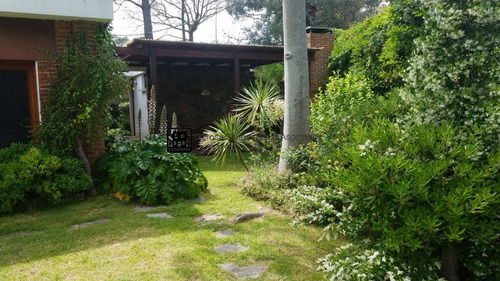 Casa Con Buenas Comodidades En Mansa A 2 Cuadras De La Playa- Ref: 1707