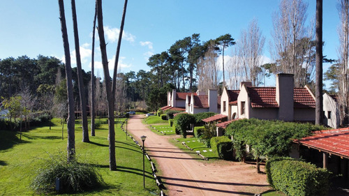 Venta Terreno, A Metros De La Playa, Pinares Punta Del Este