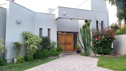 Casa En Venta En Copiapó (700 M2) Lujosa Sector Salida Norte