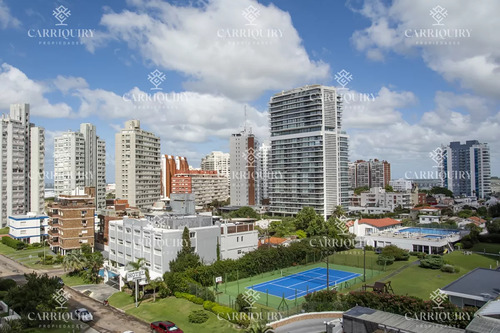 Apartamento En Venta De 3 Dormitorios En Forest Tower , Punta Del Este