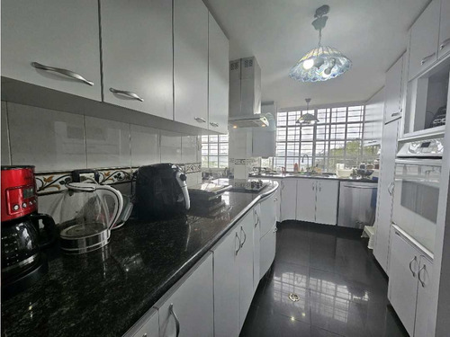 Townhouse En Potro Redondo La Unión