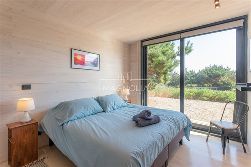 Casa En Venta De 3 Dorm. En Pichilemu