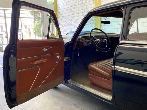 Imagem 2 de 15 de Mercury Custom Sedan V8