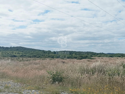A Orilla De Carretera, Área Turística, Industrial.