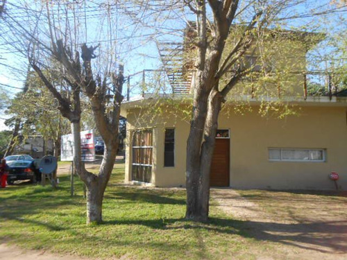 Venta - Departamento De 2 Ambientes A Metros Del Mar En Pinamar - Contiene Jardin Y Patio Propio