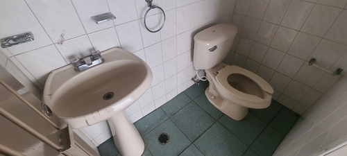 Edificio En Venta O Renta A Un Costado De La Unidad Deportiva De Av. Lazaro Cardenas