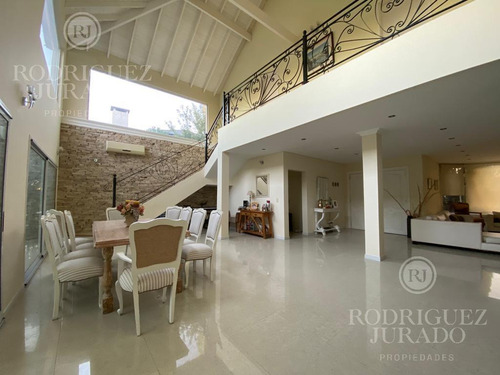 Casa De 400m2 En Venta Barrio Privado Septiembre - Maschwitz