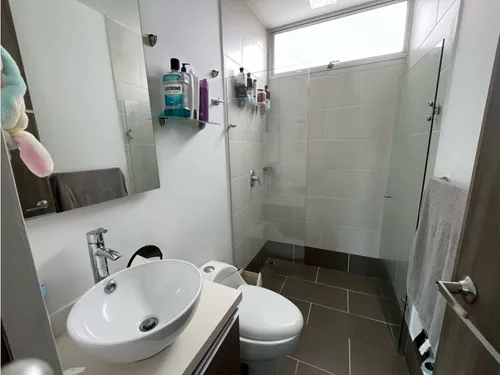 Apartamento Sabaneta-las Lomitas 101 Mt2- 3 Alcobas-unidad Completa